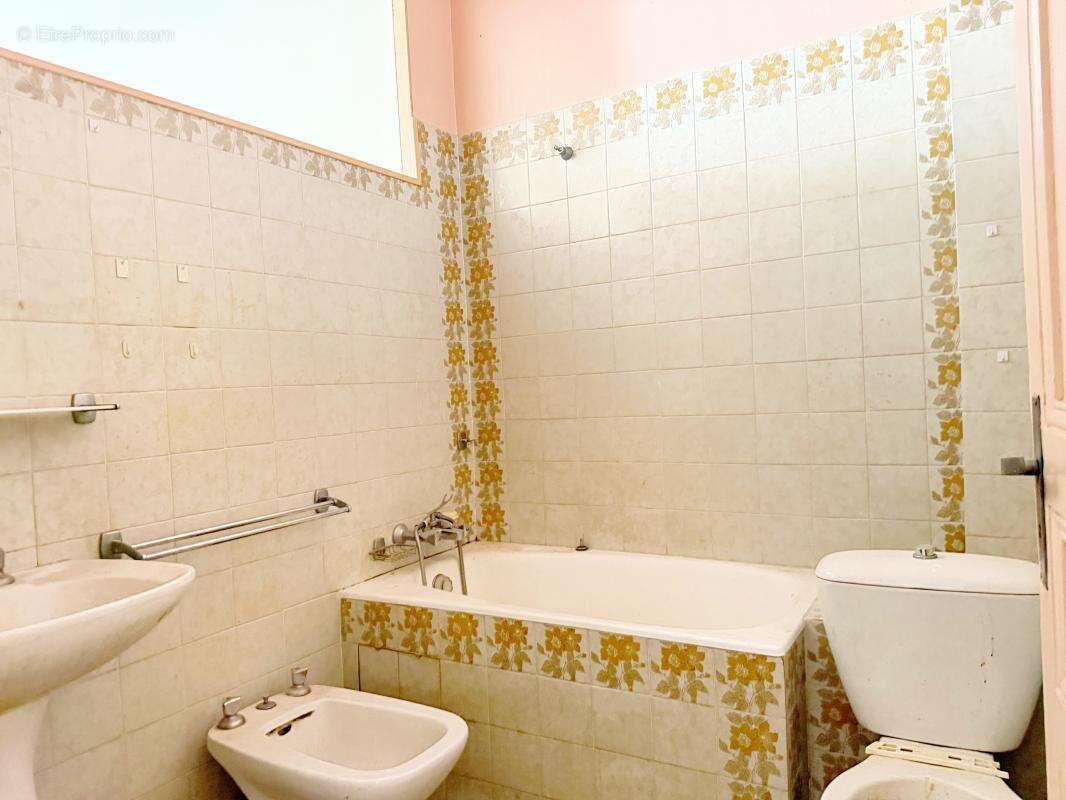  Cannes Carré d'or — 2 pièces 47 m², dernier étage, potentiel - photo 4