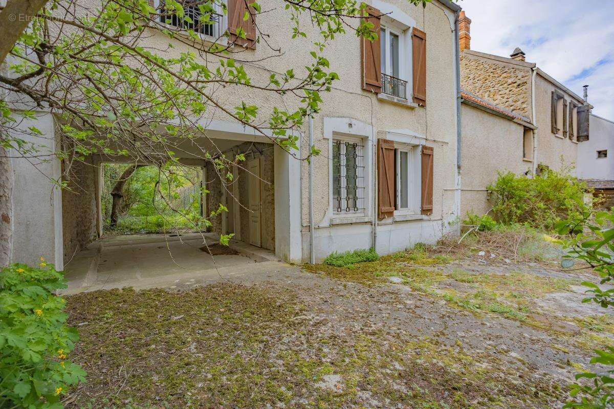 Deux maisons - 164 m² - Ormoy (91) - photo 2