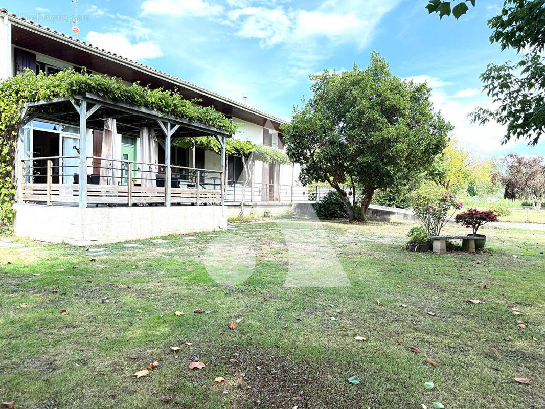 Maison à SAINT-PEY-DE-CASTETS