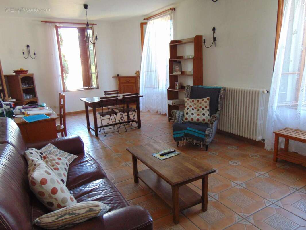 Photo 2 - Maison à CORQUILLEROY