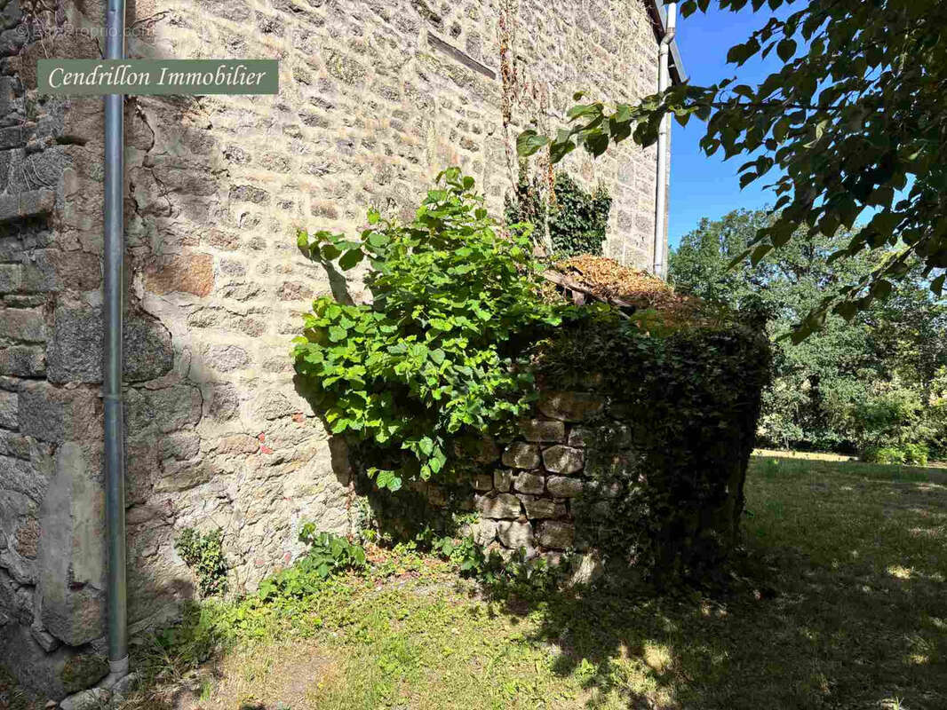 Maison en pierres 120m2, dépendances, grange et terrains, typique du bien Creusois idéal, situé dans le Parc N - photo 26