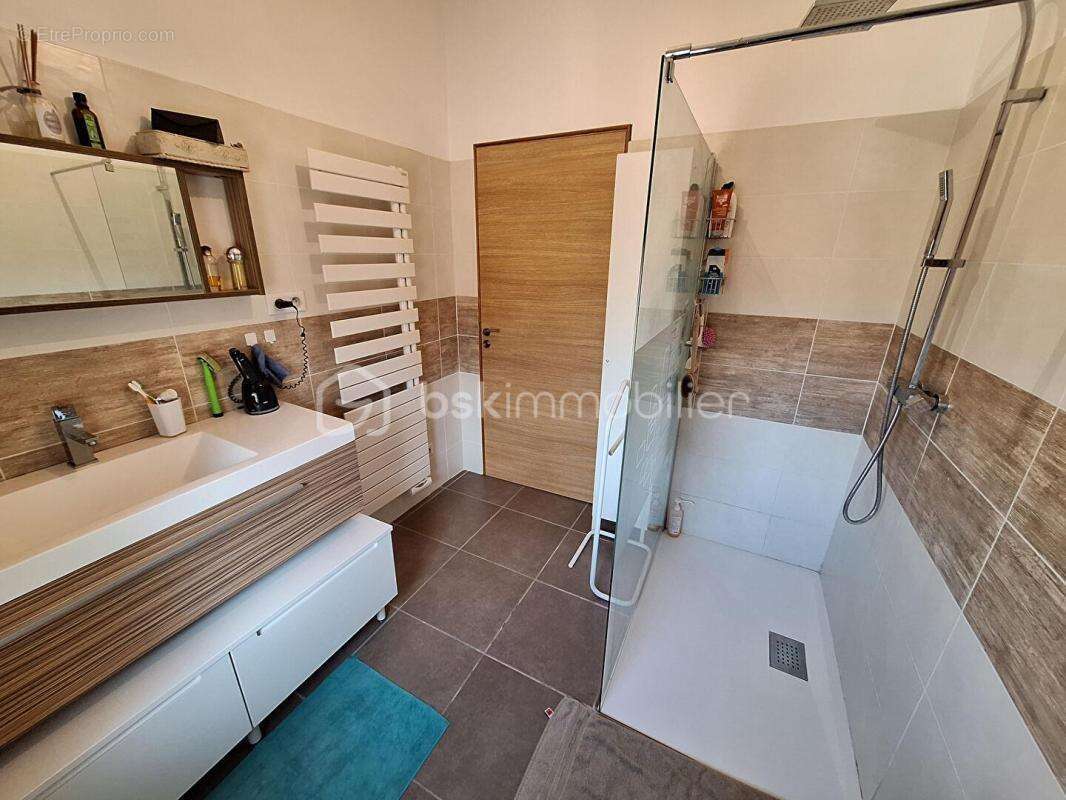 Villa de 255m², 3 chambres, garage, atelier, sur 2254m² de terrain - photo 13