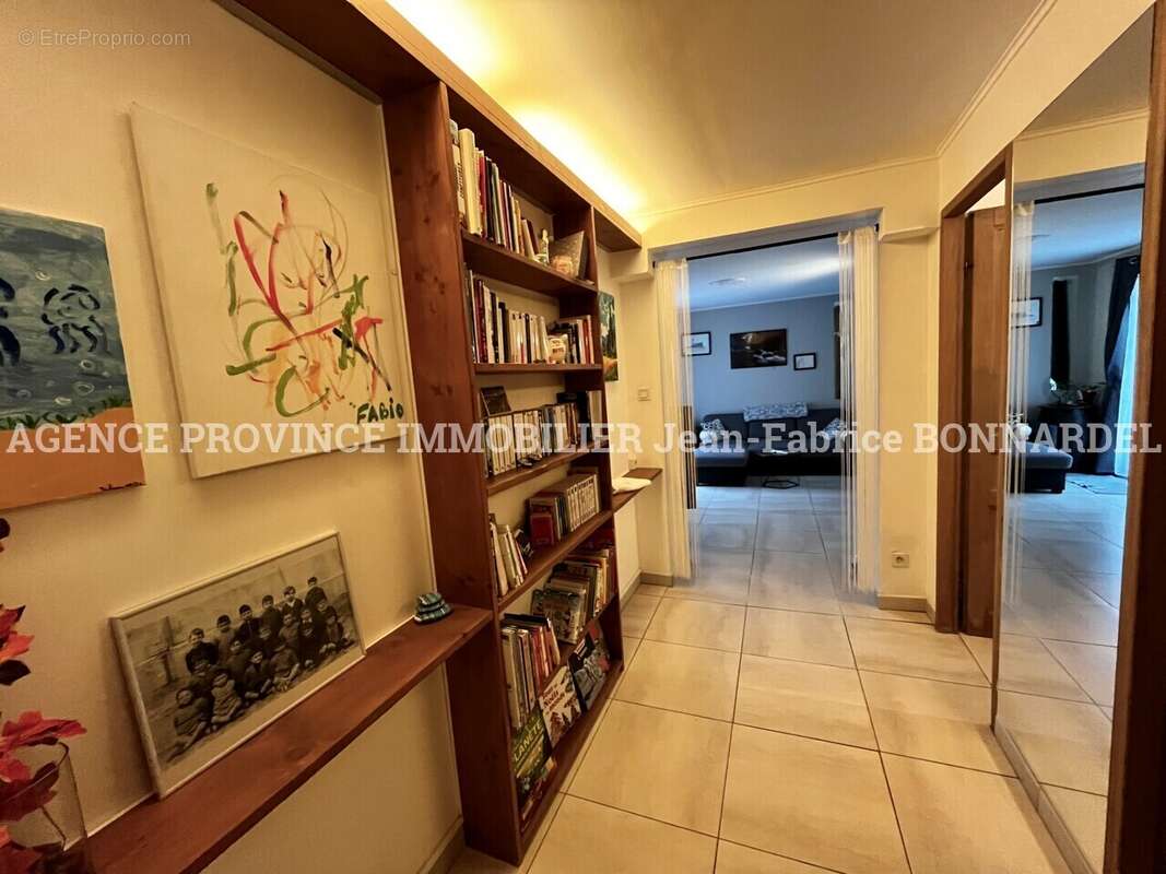 Appartement à LA BAUME-DE-TRANSIT