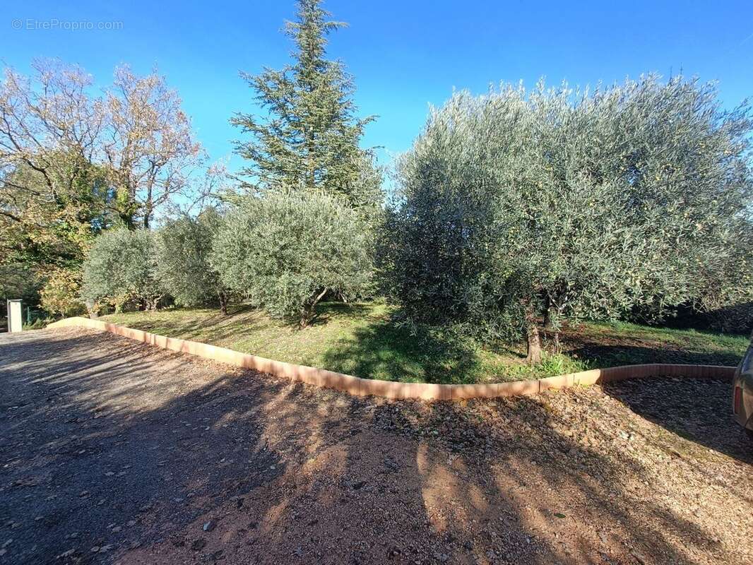 Maison 61 m² à Tavernes  - photo 2