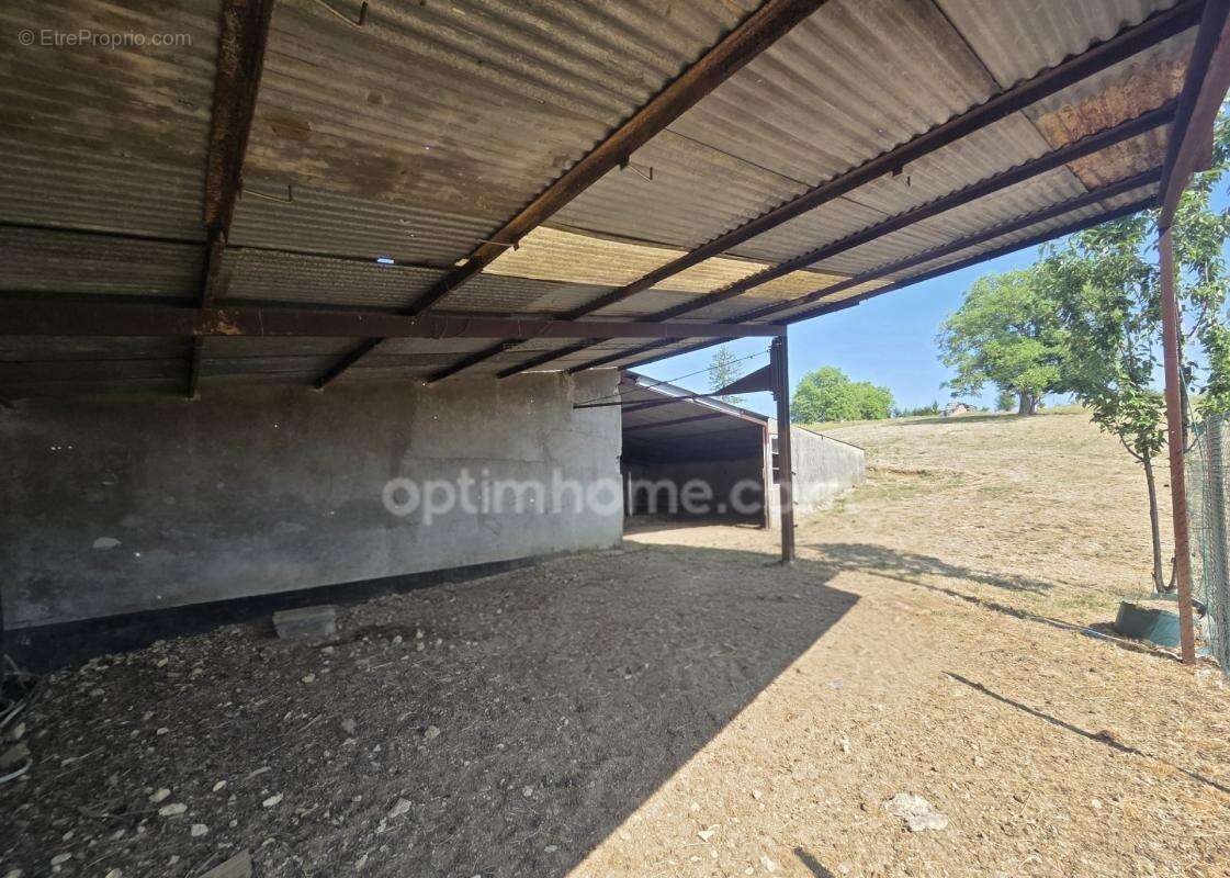 A VENDRE en EXCLUSIVITE maison de famille 5 chambres, 35 ares de terrain et petit hangar - photo 23