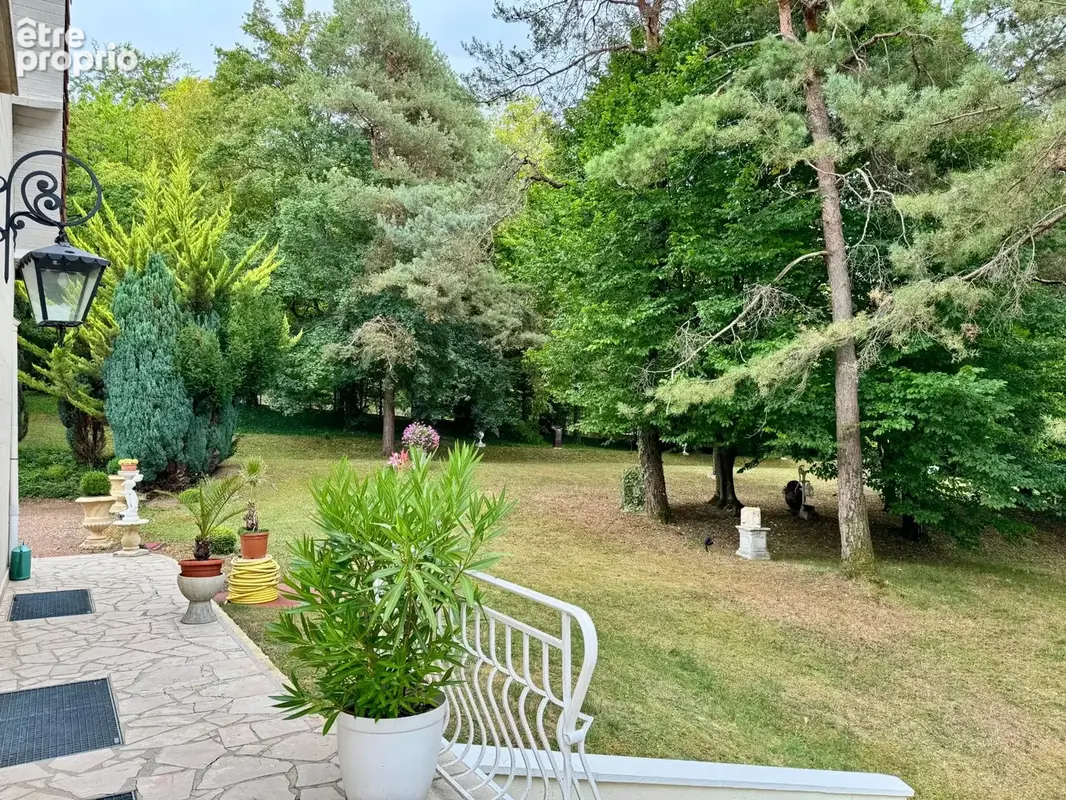 TROISSEREUX maison de 296 m² - Terrain de 6 000 m² - photo 14