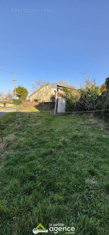 Maison en pierres avec poutres apparentes - photo 8