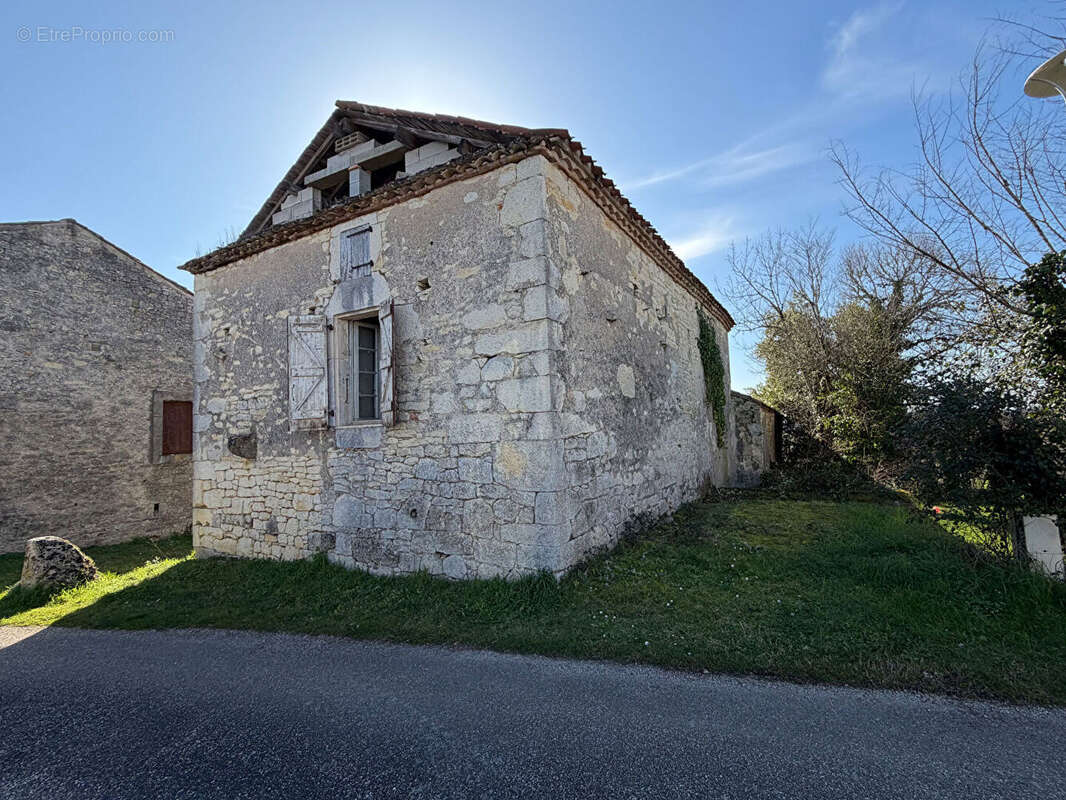Maison à LAROQUE-DES-ARCS