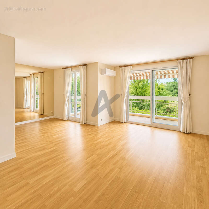 Appartement à CHARBONNIERES-LES-BAINS