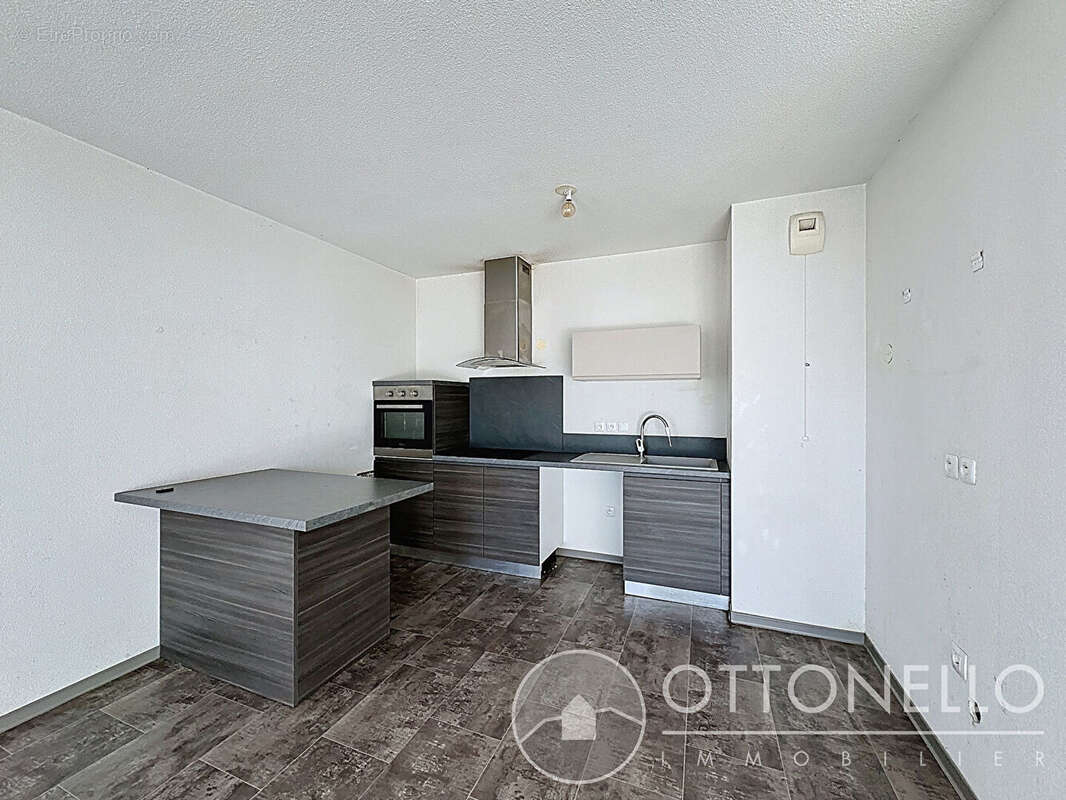 Appartement à PUGET-SUR-ARGENS