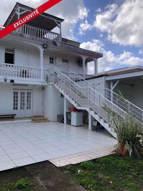 Maison à LES ABYMES