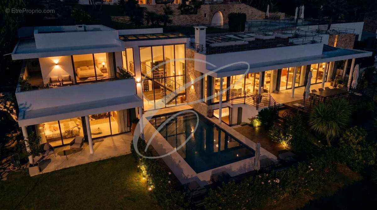 Maison à EZE