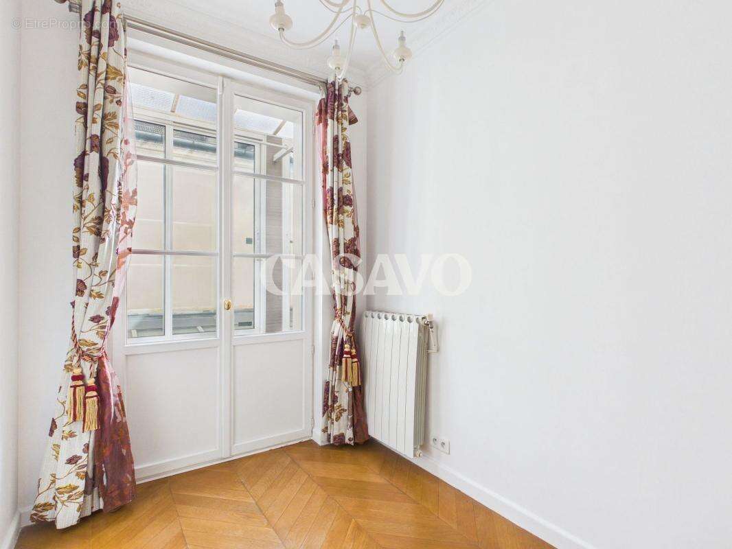 Appartement à PARIS-10E