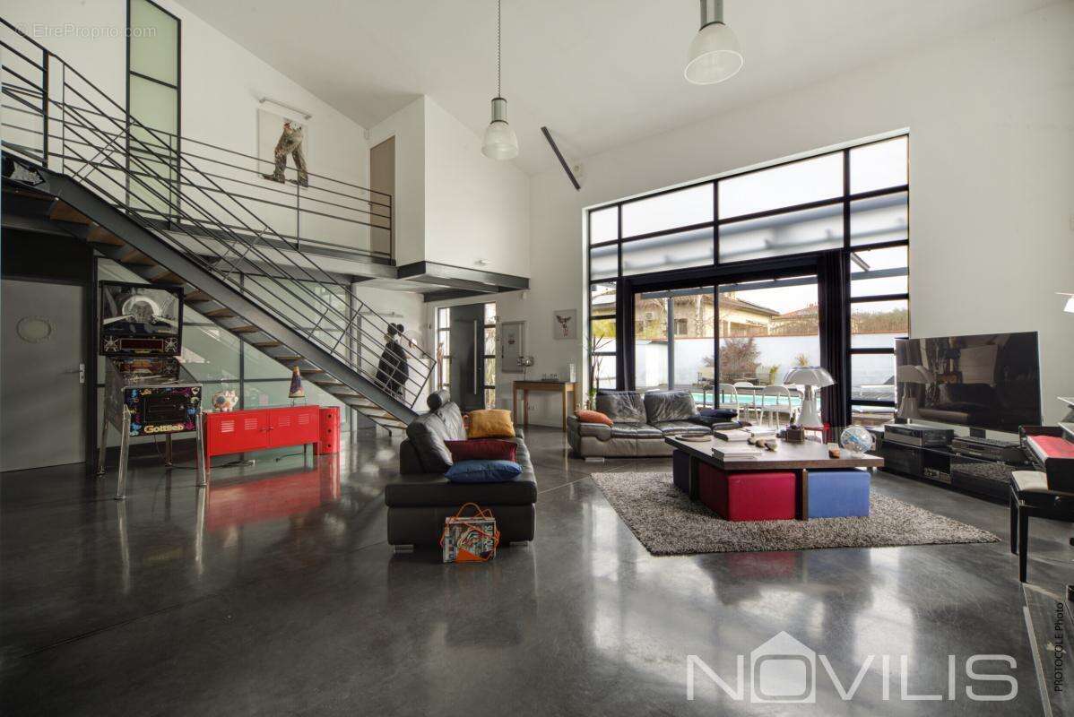 Maison à CASTELGINEST