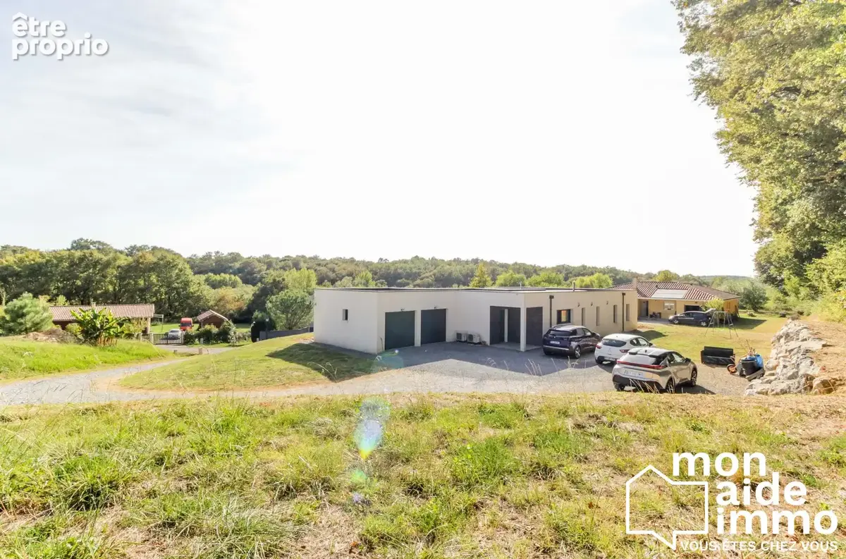 Maison 5 pièces 135 m² à vendre à Aire-Sur-L'adour (40800) - photo 2