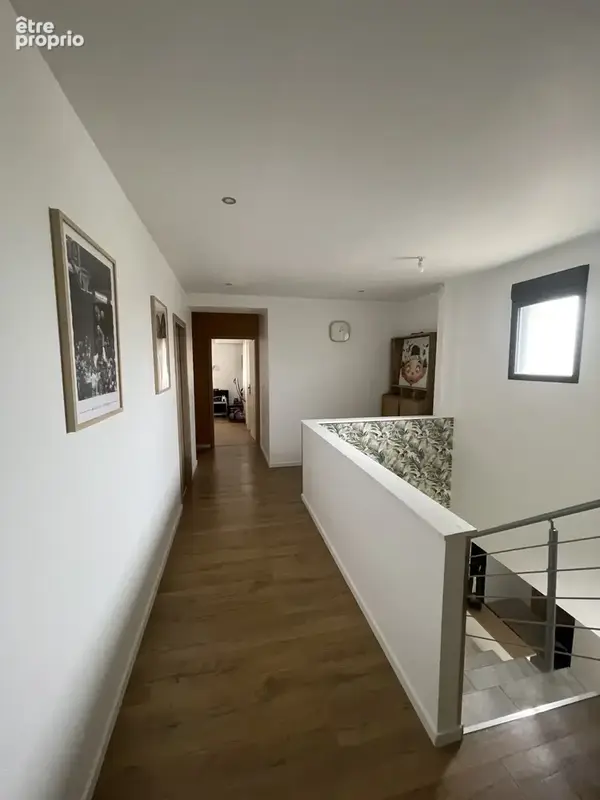 À vendre à Troyes, maison contemporaine de 149m2, 4 chambres, piscine, terrain de 571m2. - photo 7