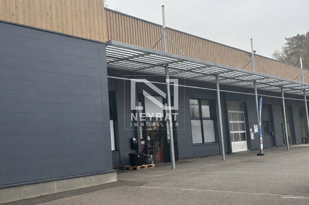 Commerce à CHAROLLES