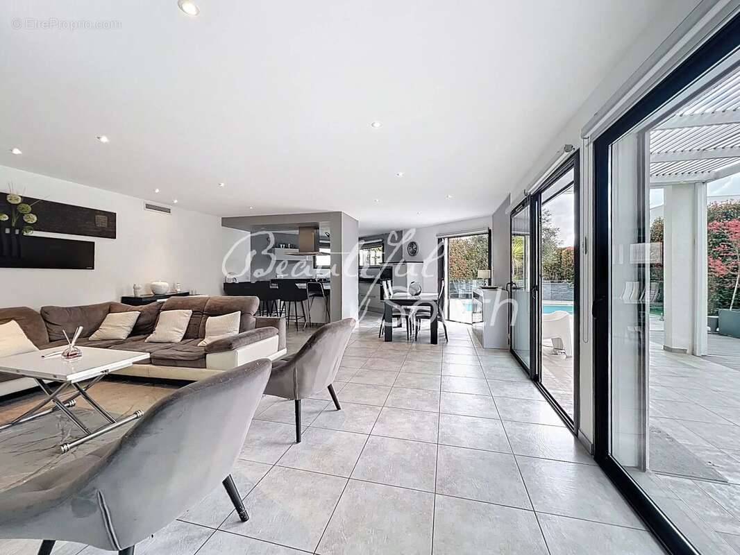 Maison à VILLENEUVE-DE-LA-RAHO