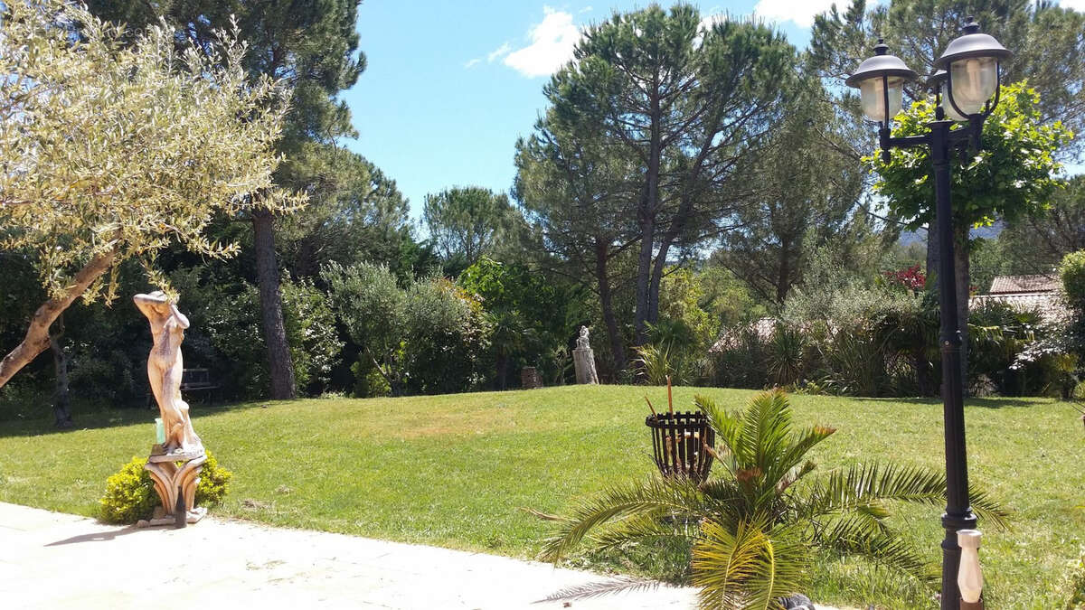 Maison 256 m2 - 5 chambres avec Piscine/ Pool house - BRIGNOLES - photo 19