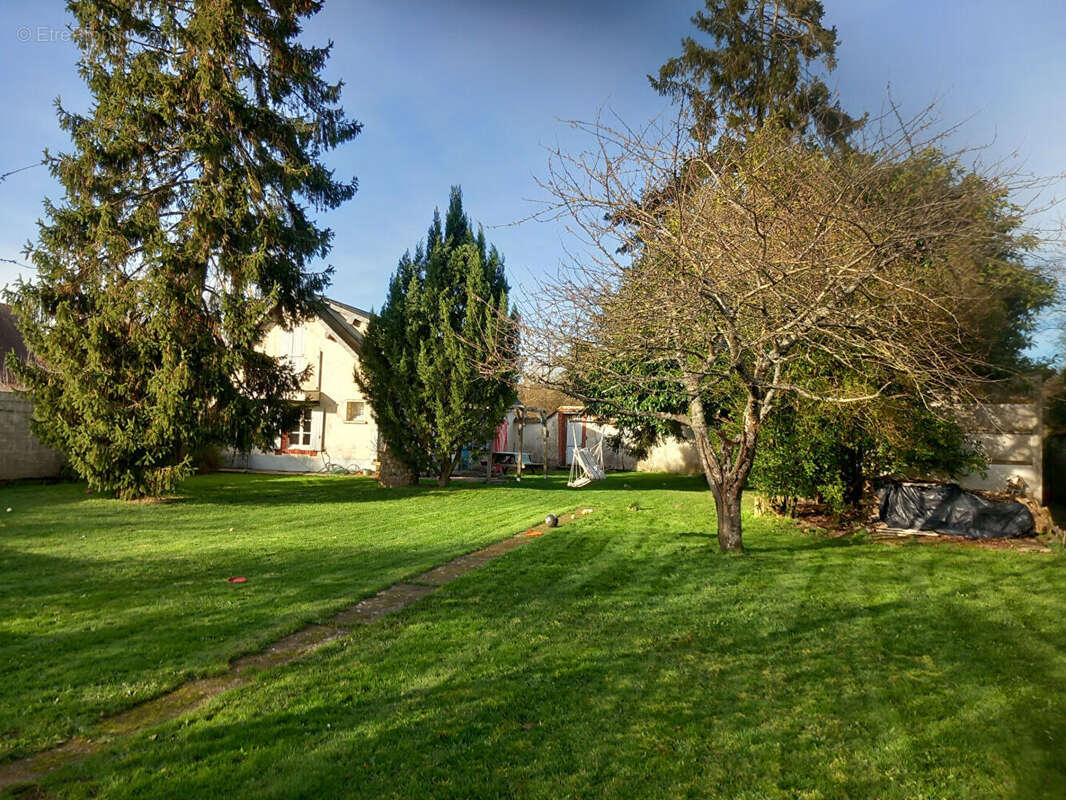 Maison à BAILLEAU-L&#039;EVEQUE