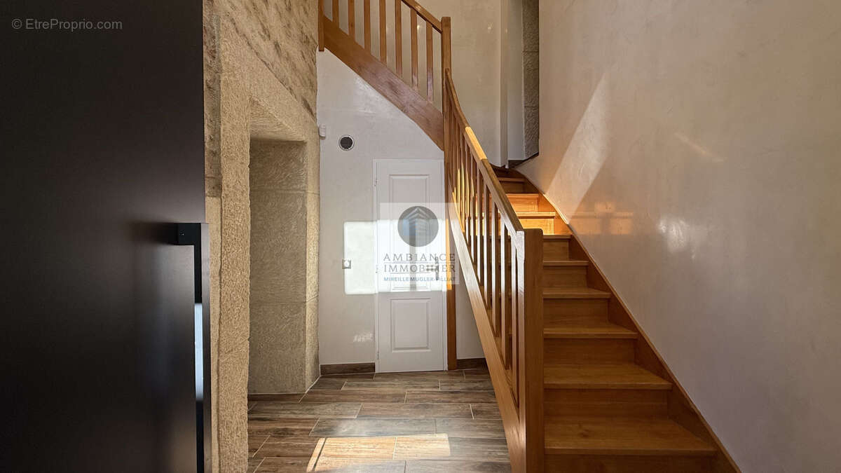 Maison à ETOILE-SUR-RHONE