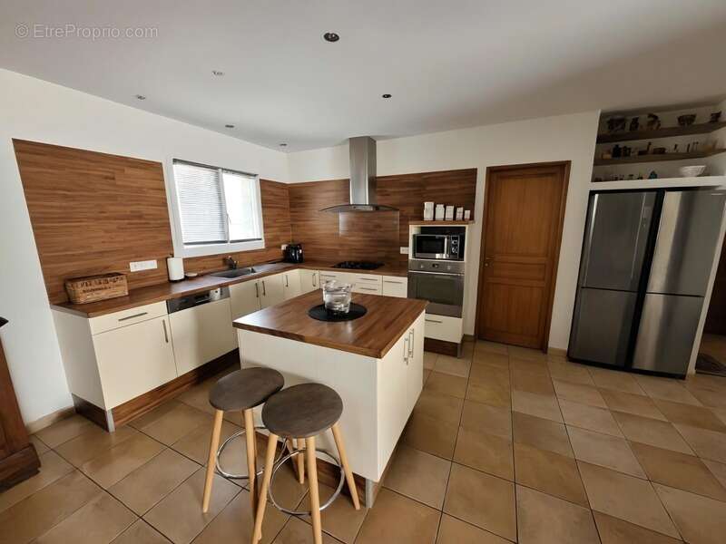 Maison à vendre 6 pièces PUY DU LAC (17) - photo 5