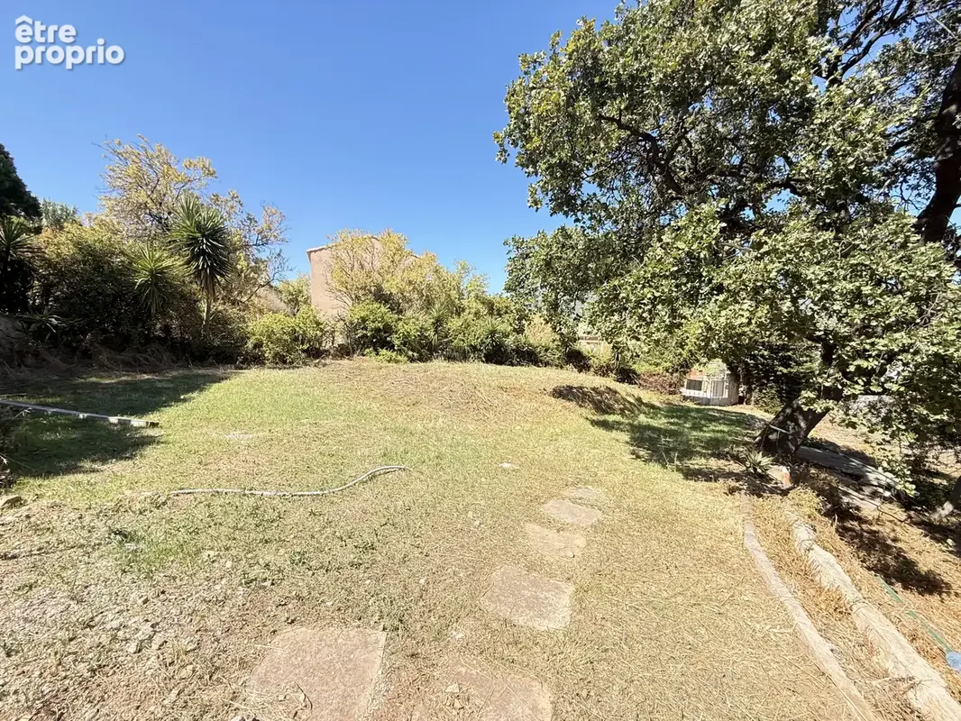 Terrain constructible 572m2 vue mer - photo 3