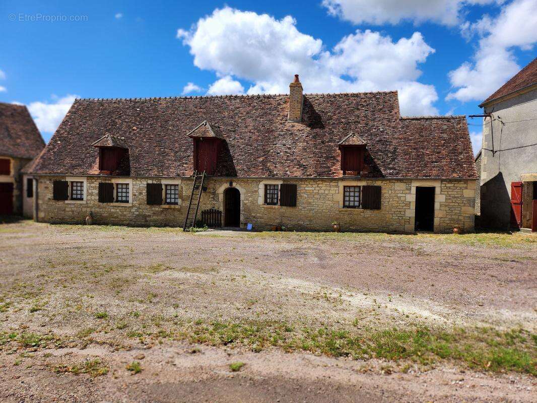 Maison à SAINTE-COLOMBE-DES-BOIS