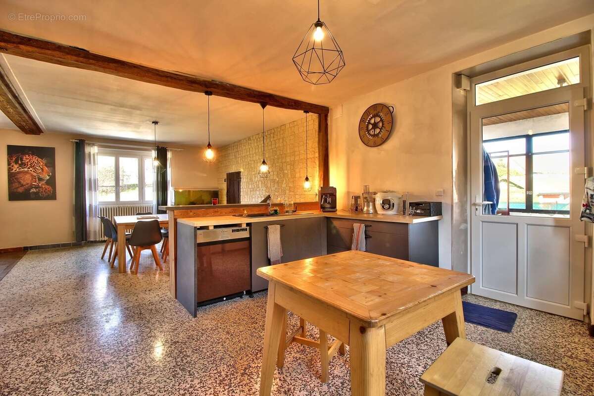 Maison à CHATELLENOT