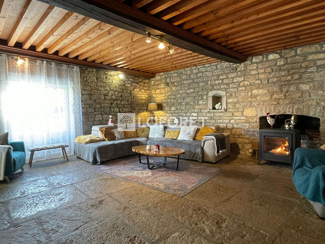 Maison à LONS-LE-SAUNIER