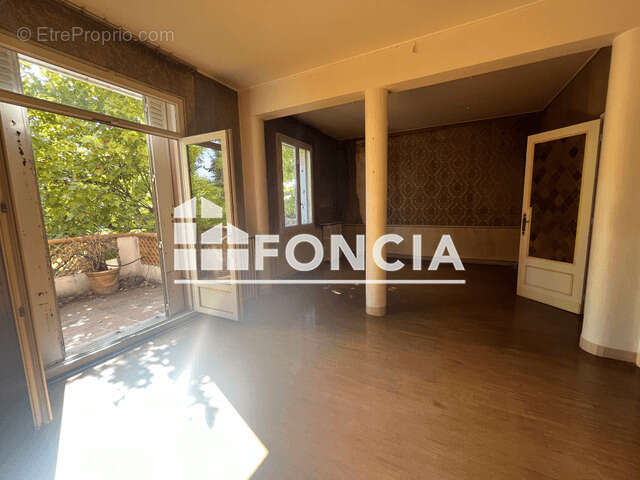 Maison 4 Pièces 190m² à vendre 880000€ - Marseille 13012 - photo 4