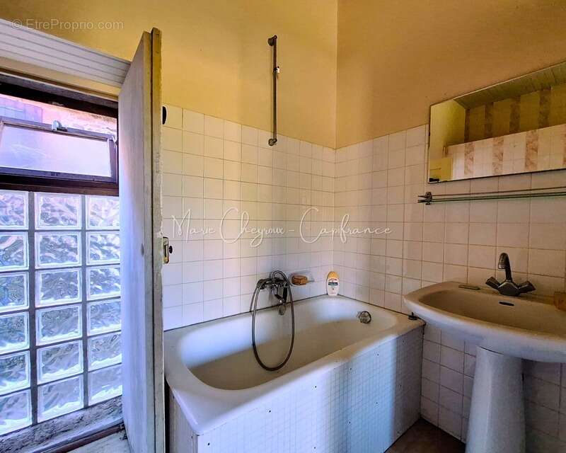 Maison de caractère en pierres – LE PESCHER (19) - photo 8