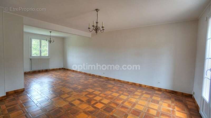 Maison à VERNEUIL-EN-HALATTE