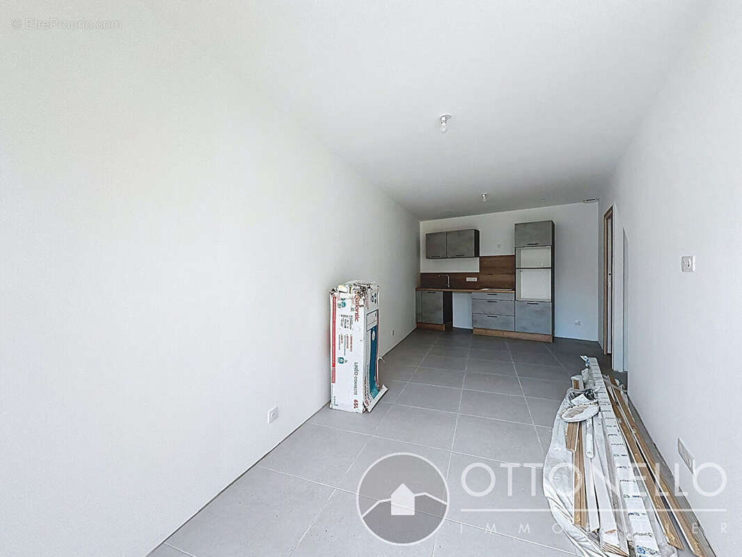 Maison à ROQUEBRUNE-SUR-ARGENS