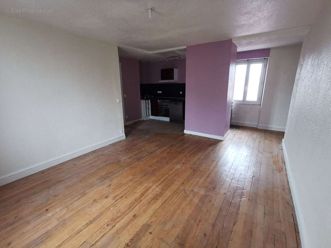 Commerce à PORTES-LES-VALENCE