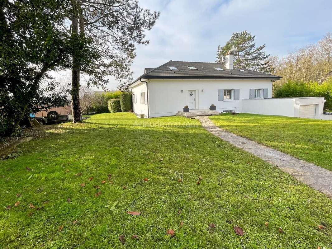 Maison à SOISY-SUR-SEINE