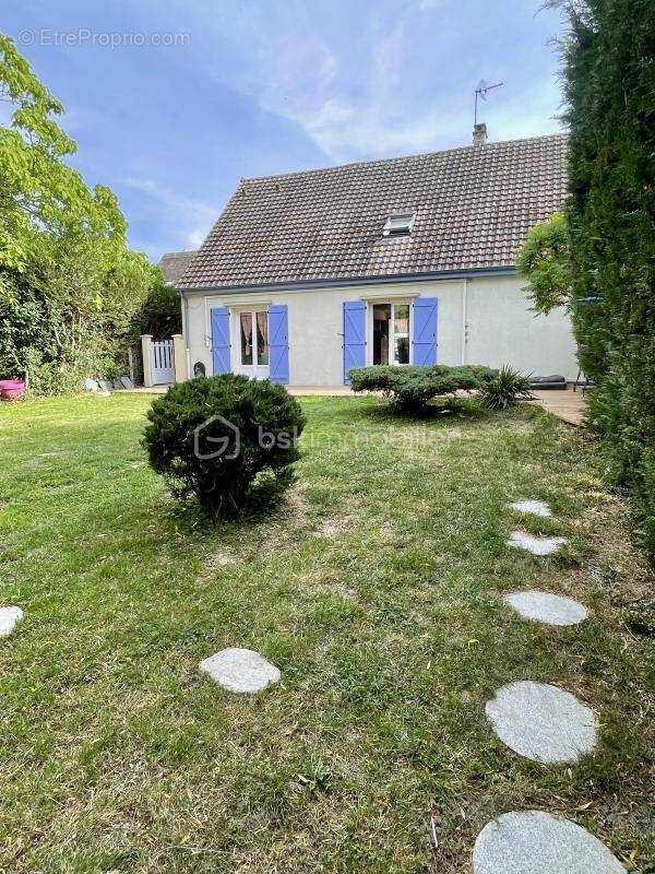 Maison à LA CHAPELLE-GAUTHIER