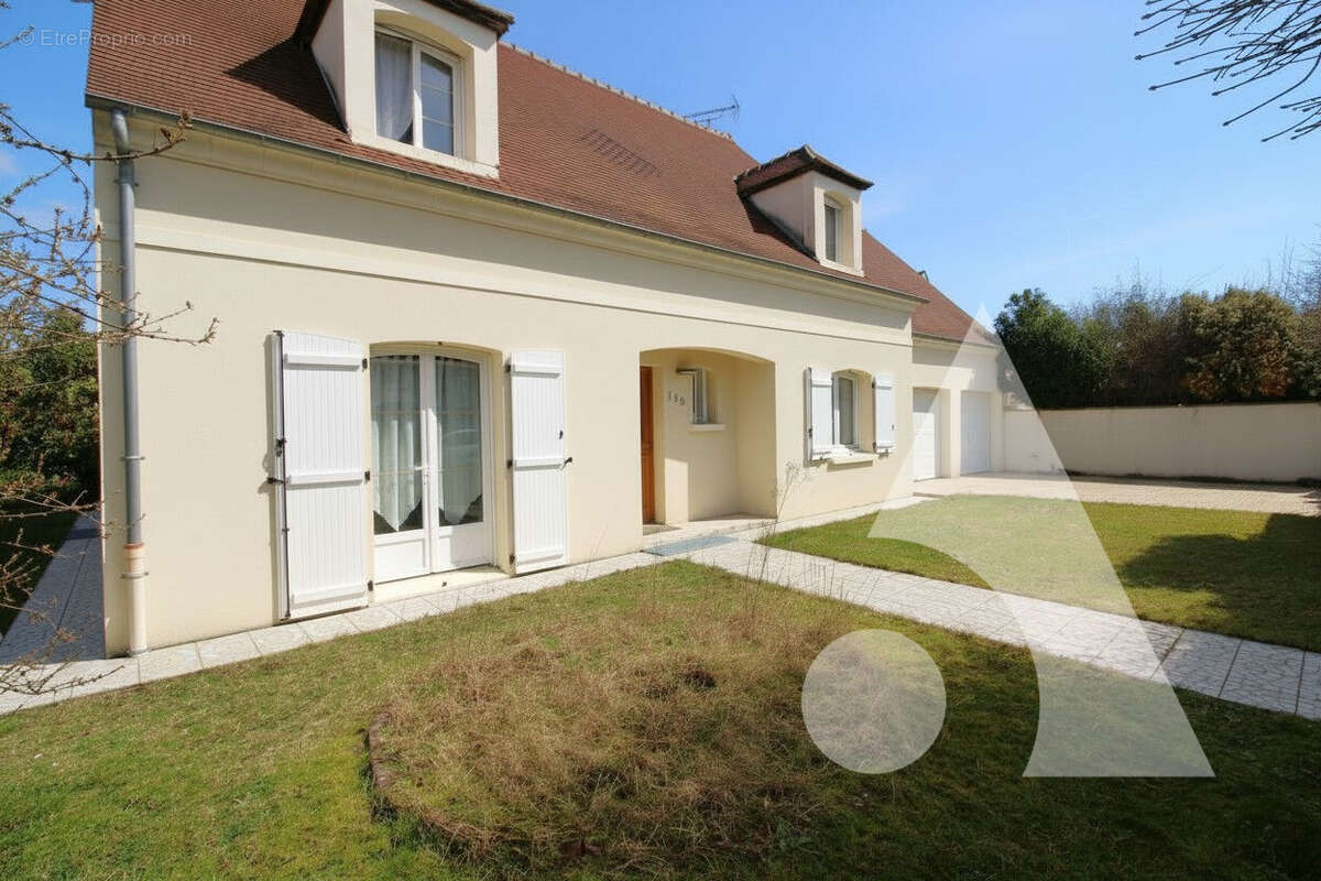 Maison à LACROIX-SAINT-OUEN