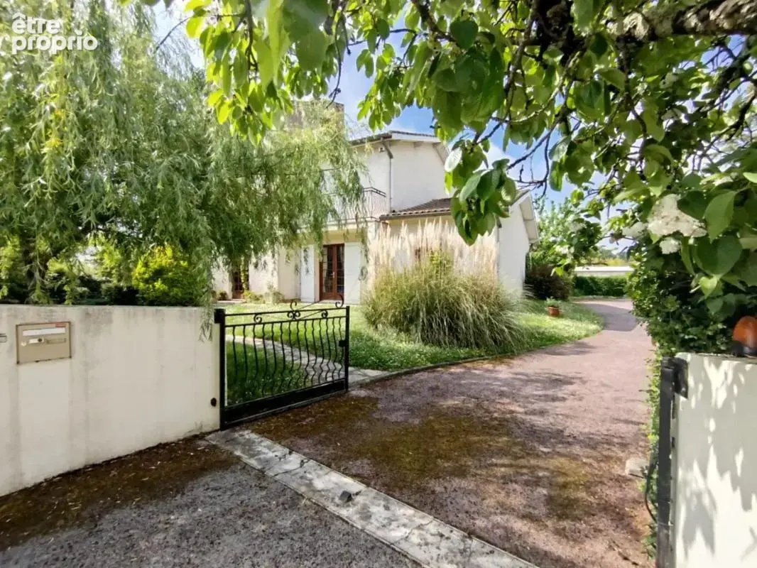 Maison 205 m² à Cugnaux  - photo 3