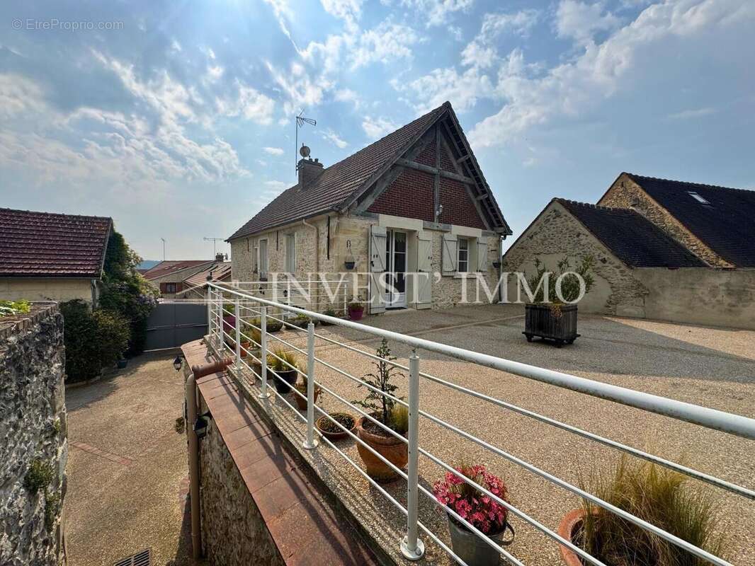 tempImageJNAATu - Maison à ANGICOURT