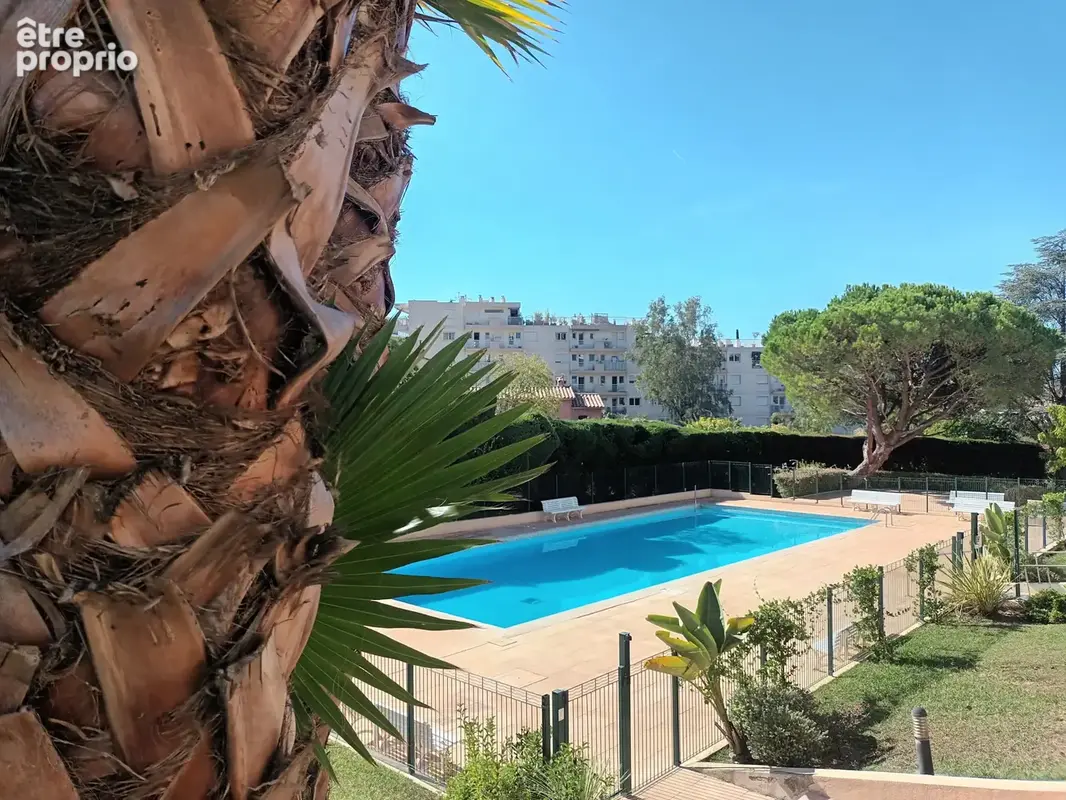 Beau quatre pièces sur Le Cannet avec Terrasse Balcon et Garage. Residence de standing avec piscine; - photo 1
