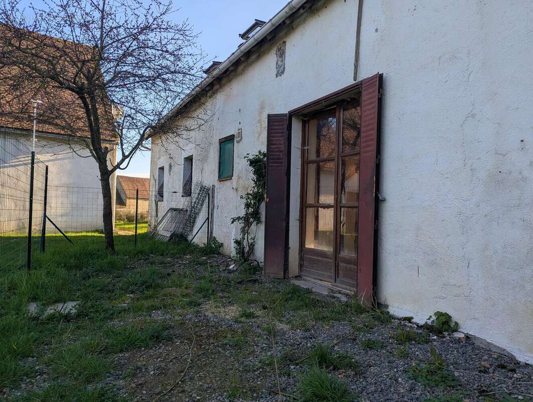 Appartement à COULONGES
