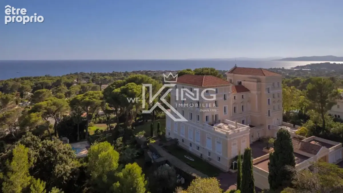 Saint Raphael appartement de prestige de 295 m² avec accès privé par ascenseur. pleine vue mer et triple garages - photo 18