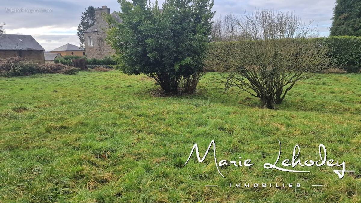 Terrain à LA CHAISE-BAUDOUIN