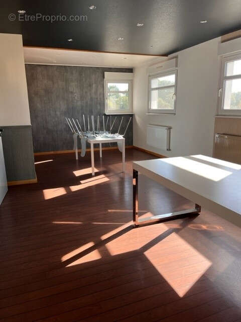À vendre   Ensemble immobilier professionnel avec bureaux, entrepôts sur 8 136 m2 - photo 17