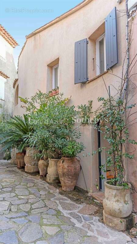 Exclusivité : Maison de village rénovée avec terrasse et vue mer à Ramatuelle - photo 5