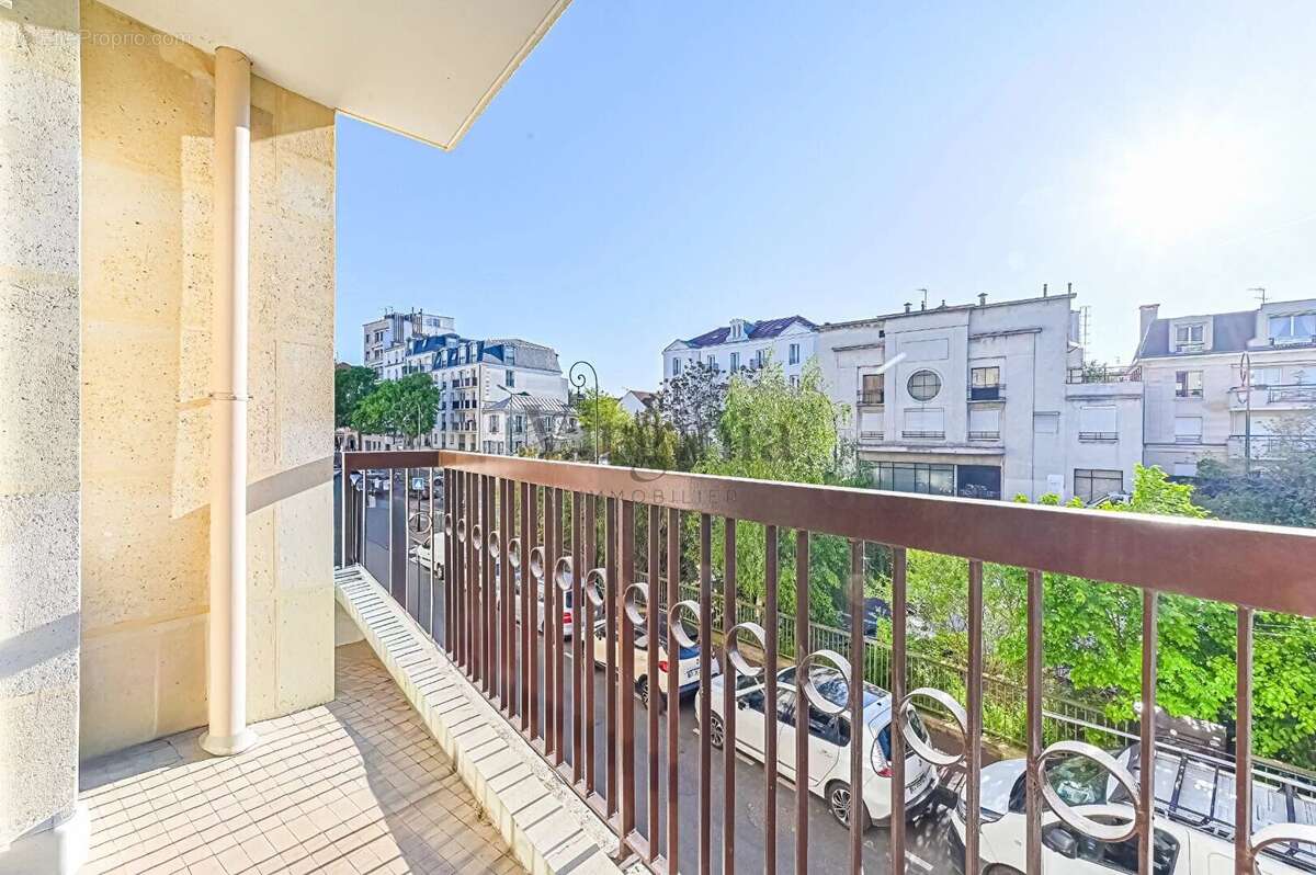 Appartement à CHARENTON-LE-PONT