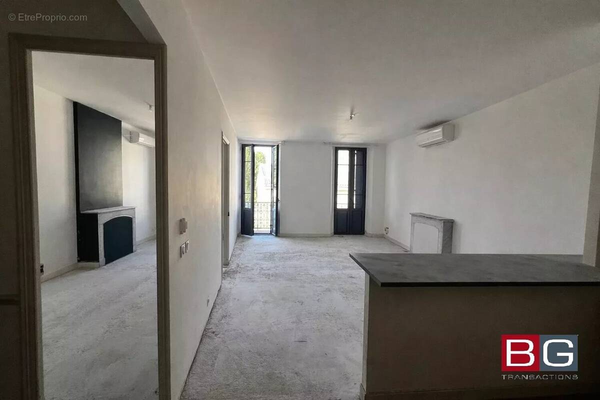 Appartement à VALLAURIS