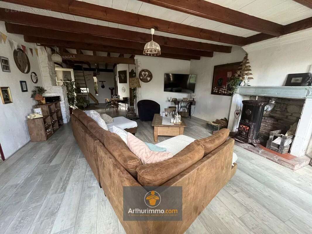 Maison à LE GUE-D'ALLERE