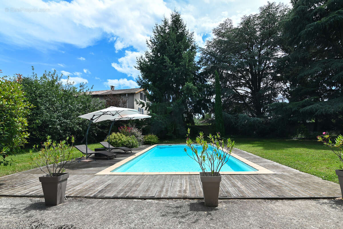 Maison à CHARBONNIERES-LES-BAINS